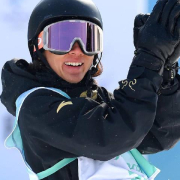 苏翊鸣台球视频曝光!冬奥冠军隐藏技能揭秘,原来运动员私下都这么玩