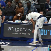 海外华人必看!三步教你解锁国内热门影视综艺,告别地区限制烦恼