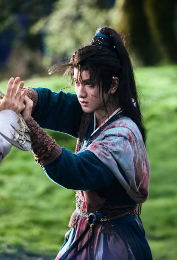 敖子逸《水龙吟》蛛网血管妆炸裂出圈!这个妆容细节让全网直呼心疼 2 敖子逸《水龙吟》蛛网血管妆炸裂出圈!这个妆容细节让全网直呼心疼