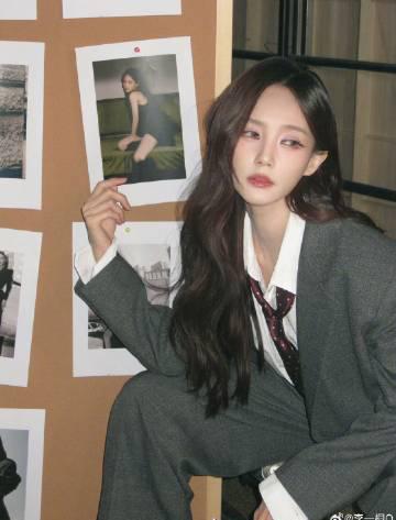 李一桐自曝被SM星探挖掘内幕!原来这些细节决定了她的人生转折 1 李一桐自曝被SM星探挖掘内幕!原来这些细节决定了她的人生转折