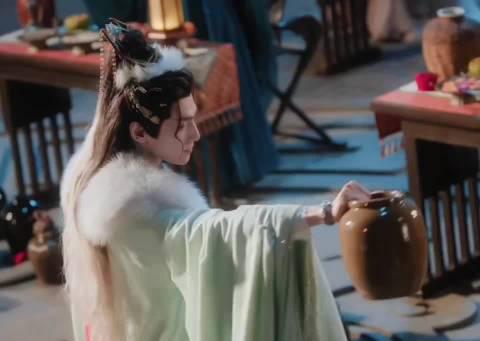 海外华人追剧困扰多?罗云熙《唐俪辞》优雅饮酒片段引发地区限制讨论 1 海外华人追剧困扰多?罗云熙《唐俪辞》优雅饮酒片段引发地区限制讨论