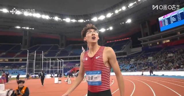 13秒12!徐卓一110米栏夺冠背后,这些细节让人热血沸腾 1 13秒12!徐卓一110米栏夺冠背后,这些细节让人热血沸腾