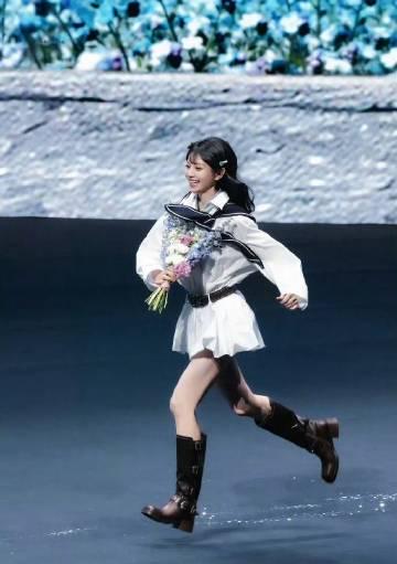 田曦薇运动照刷屏!海外华人如何解锁国内视频平台追星? 2 田曦薇运动照刷屏!海外华人如何解锁国内视频平台追星?