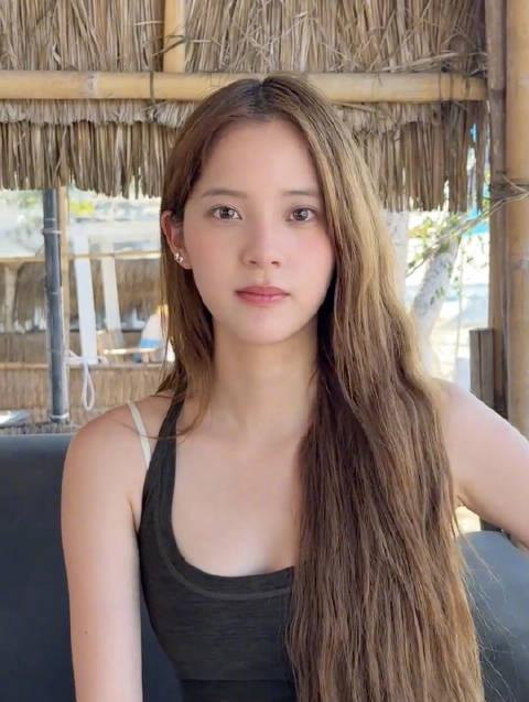 欧阳娜娜解锁唱跳技能引热议!网友:这是要组女团的节奏? 1 欧阳娜娜解锁唱跳技能引热议!网友:这是要组女团的节奏?