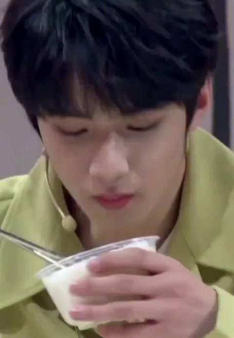 海外追剧党必看!一招解决“地区限制”,轻松解锁国内海量影音资源 1 海外追剧党必看!一招解决“地区限制”,轻松解锁国内海量影音资源