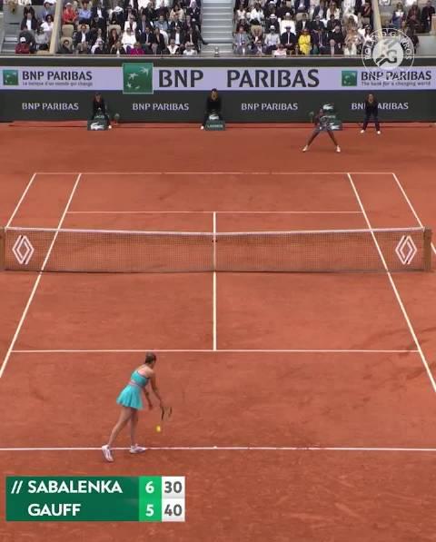 海外华人看不了国内节目?别急,先来看看郑钦文如何征服四大满贯的年度最佳球 4 海外华人看不了国内节目?别急,先来看看郑钦文如何征服四大满贯的年度最佳球