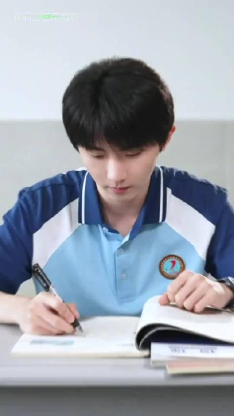 海外华人追剧遇阻?马嘉祺新作《我们生活在南京》引发跨洋观看难题深度解析 2 海外华人追剧遇阻?马嘉祺新作《我们生活在南京》引发跨洋观看难题深度解析