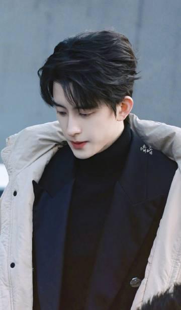 敖瑞鹏《不二之臣》路透封神!188宽肩窄腰,网友:狼系霸总天花板预定 4 敖瑞鹏《不二之臣》路透封神!188宽肩窄腰,网友:狼系霸总天花板预定