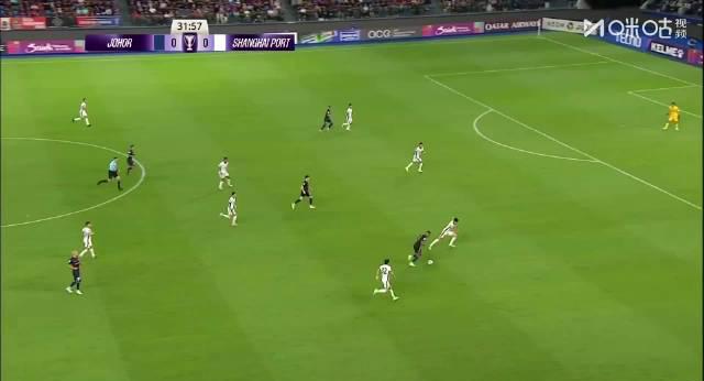 亚冠赛场惊现门神附体!陈威半场5次神扑救主,海港客场闷平背后藏玄机 1 亚冠赛场惊现门神附体!陈威半场5次神扑救主,海港客场闷平背后藏玄机