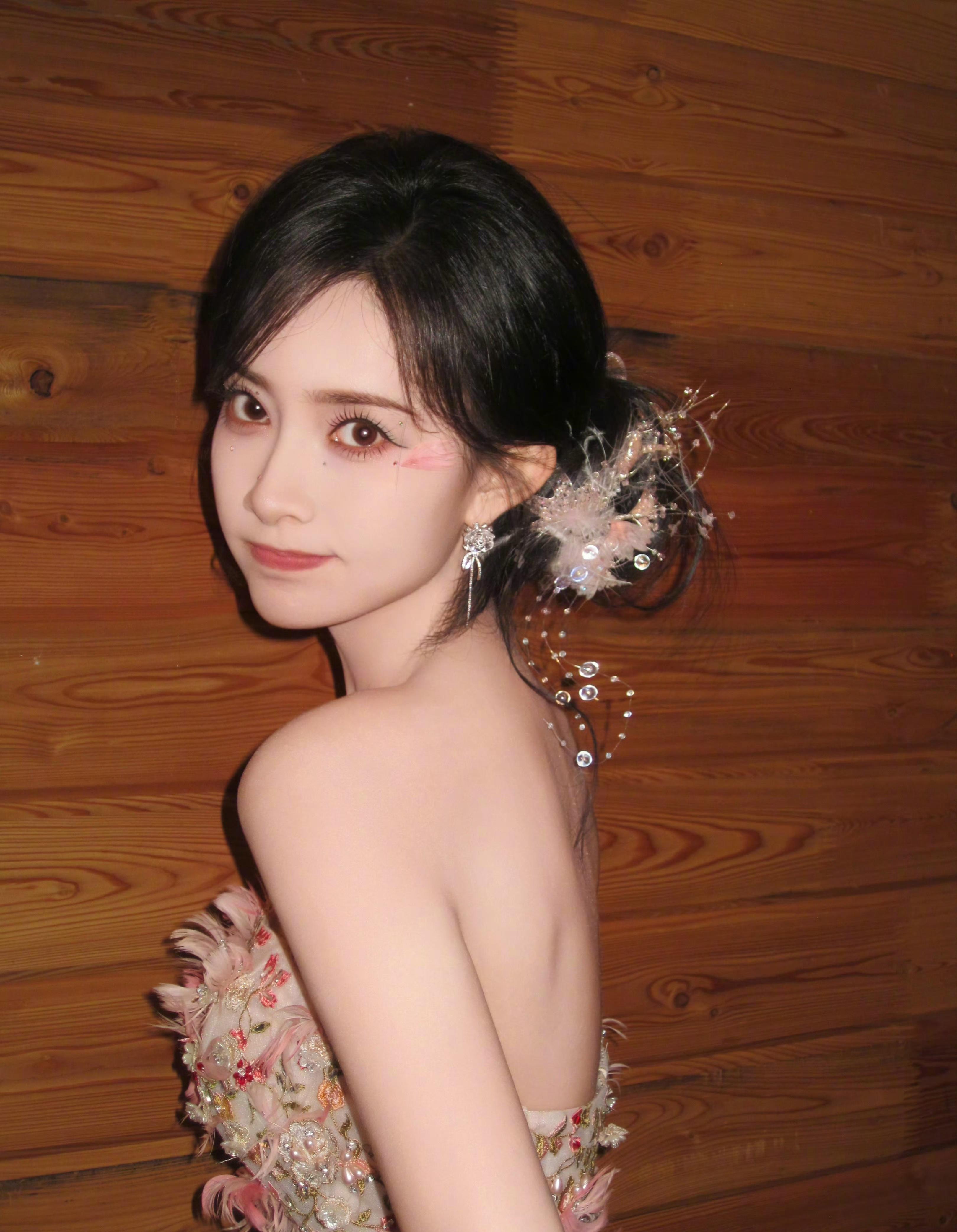 孟子义的‘花仙子早安卡’刷屏！原来明星的元气早晨是这样开始的