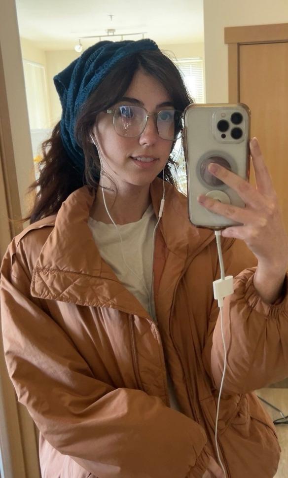 美女Coser Breebunn化身《怪物猎人:荒野》阿尔玛,甜美笑容俘获人心