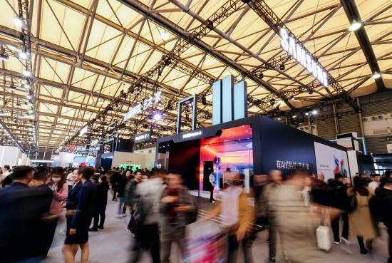 三星携玄龙骑士显示器亮相AWE 2025,定义未来电竞显示新标准