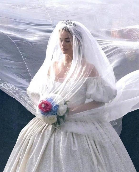 玛格特·罗比婚纱造型曝光!新版《呼啸山庄》2026年上映